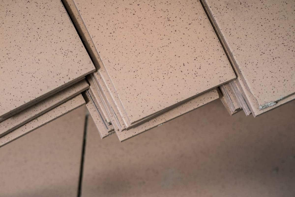 Dalles clipsables PVC sol atelier